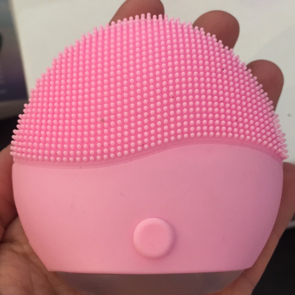 Silicone facial cleansing brush - Picture 2 of 2
